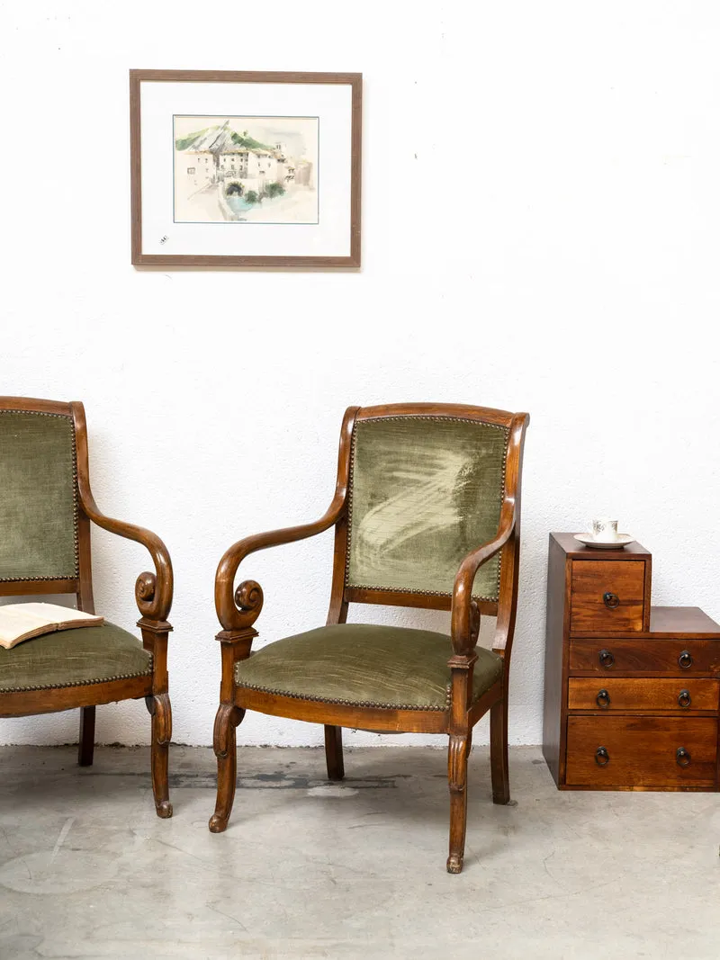 Ernest, la paire de fauteuils style Empire en velours vert N°1541