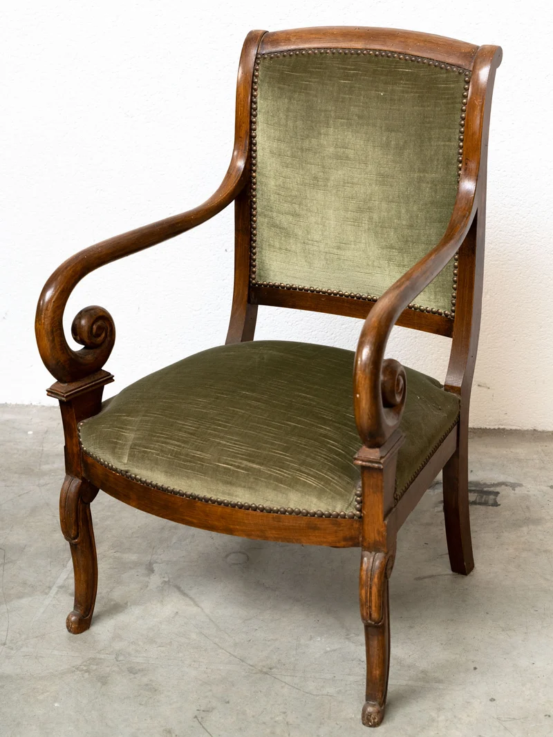 Ernest, la paire de fauteuils style Empire en velours vert N°1541
