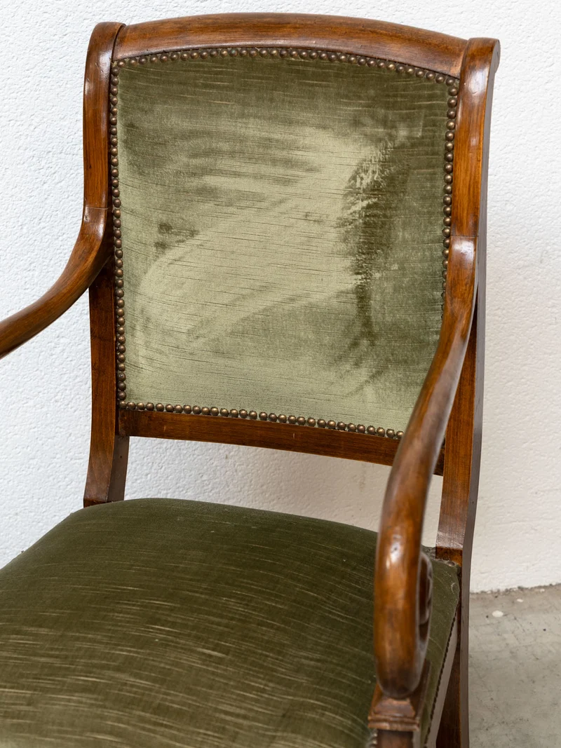 Ernest, la paire de fauteuils style Empire en velours vert N°1541