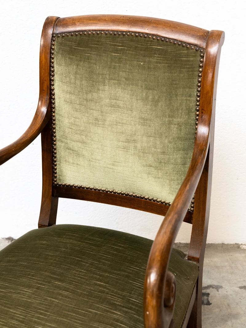 Ernest, la paire de fauteuils style Empire en velours vert N°1541