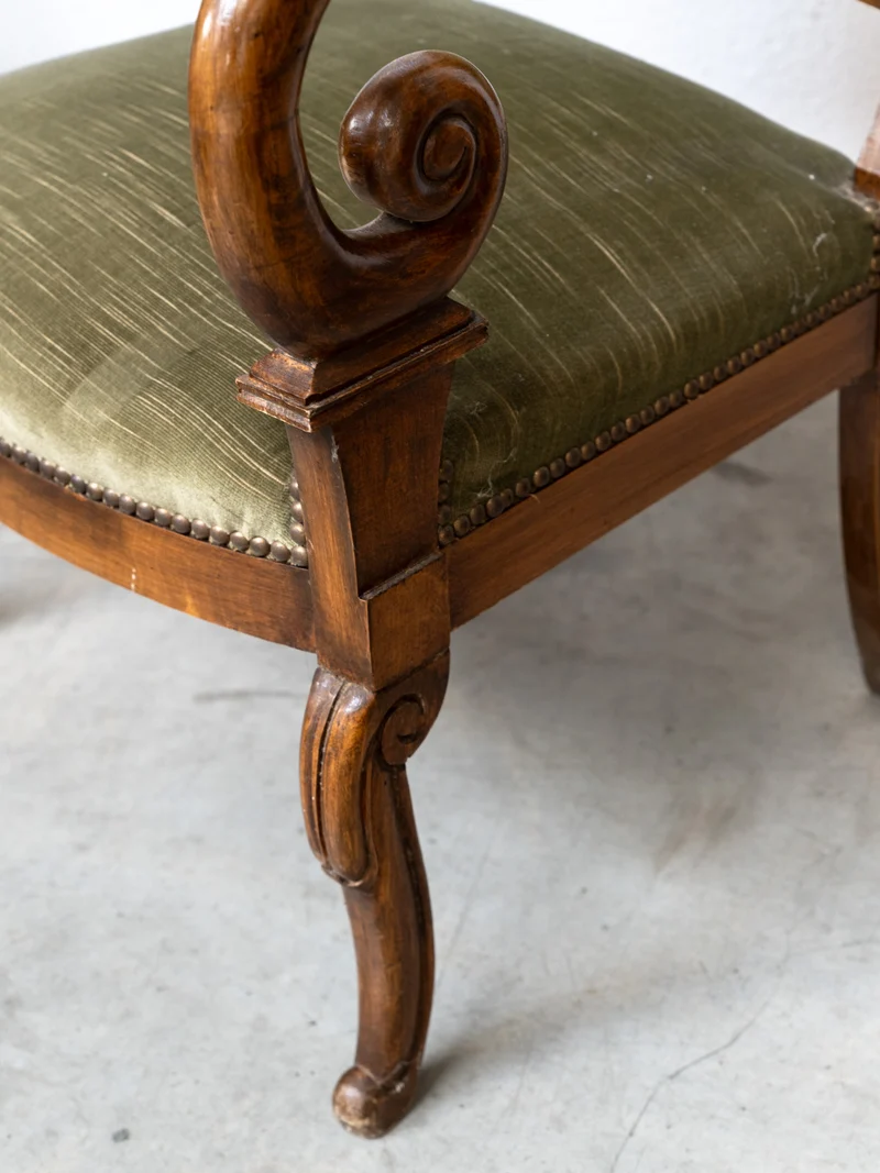 Ernest, la paire de fauteuils style Empire en velours vert N°1541