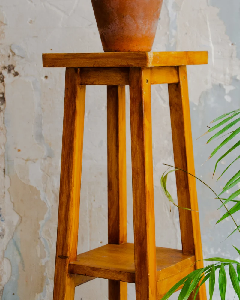 Ariel, le porte-plante en bois clair N°506