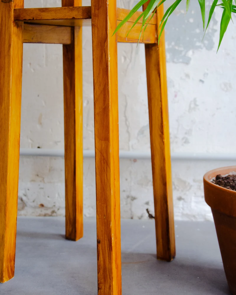 Ariel, le porte-plante en bois clair N°506