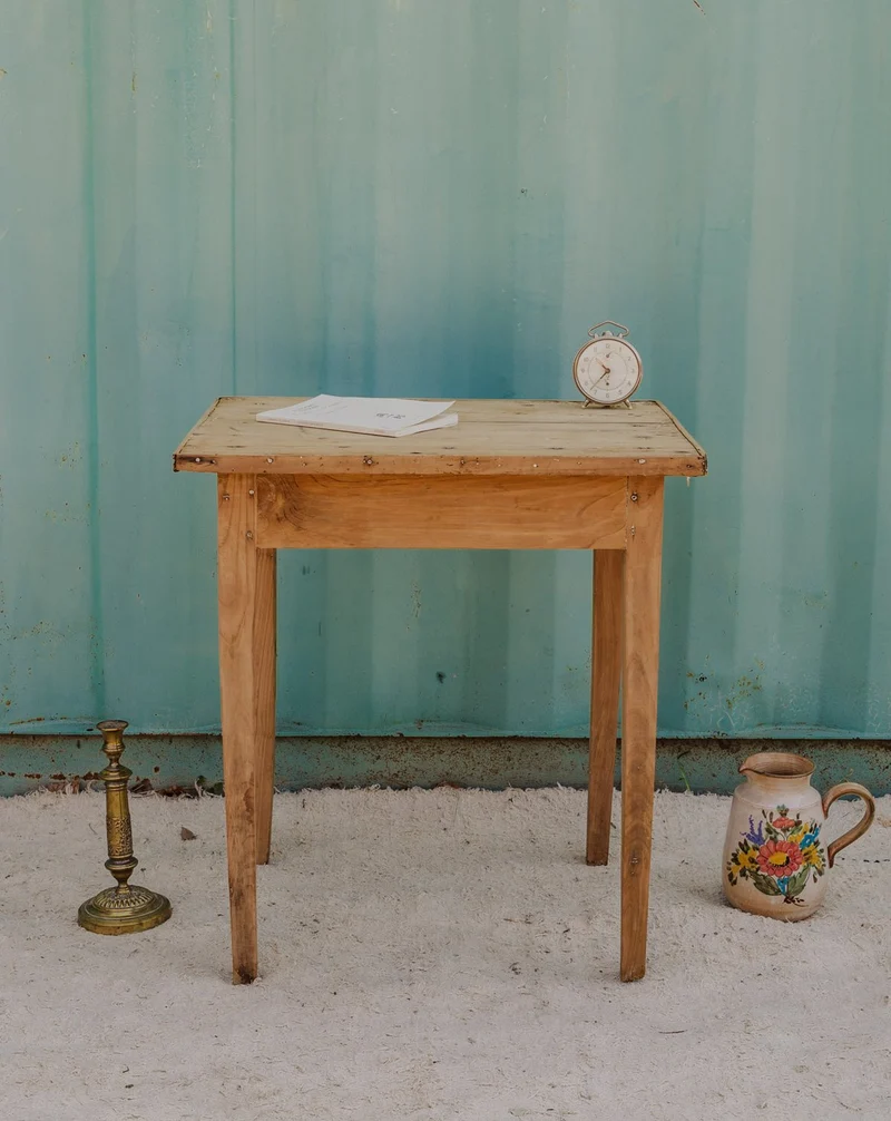 Francine, la table d'appoint en bois N°1472