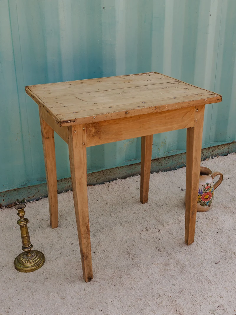 Francine, la table d'appoint en bois N°1472