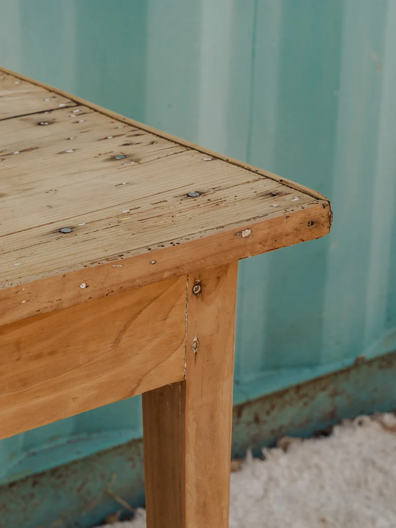 Francine, la table d'appoint en bois N°1472