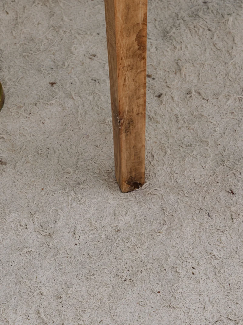 Francine, la table d'appoint en bois N°1472