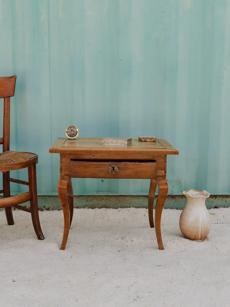 Francine, la table d'appoint en bois N°1471