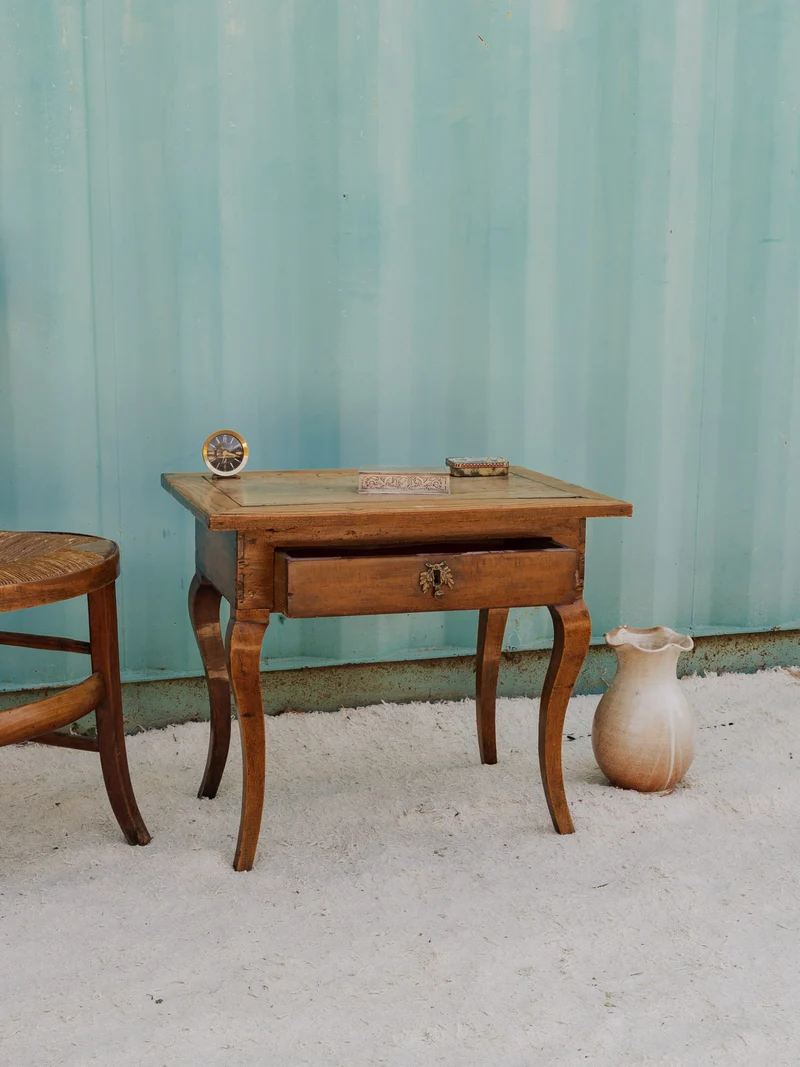 Francine, la table d'appoint en bois N°1471