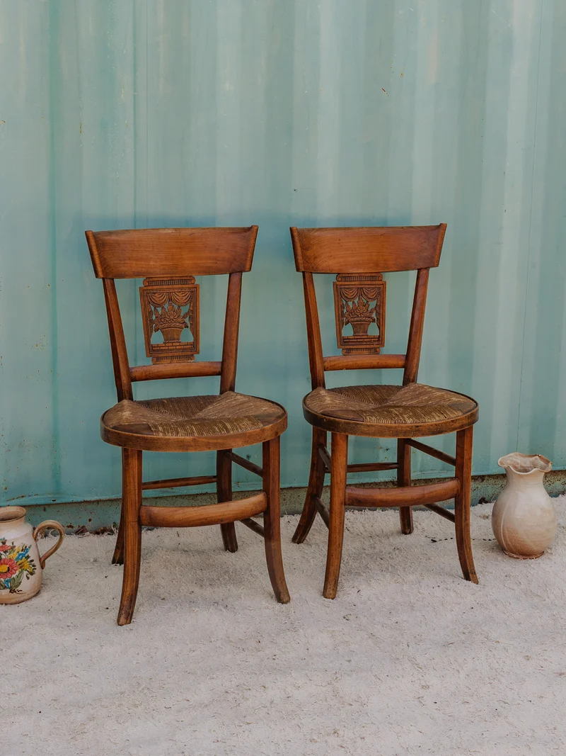 Claude, la paire de chaises en bois N°1503