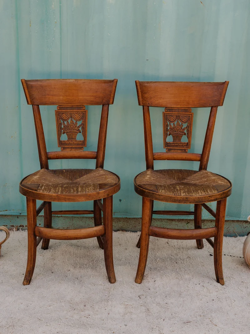 Claude, la paire de chaises en bois N°1503