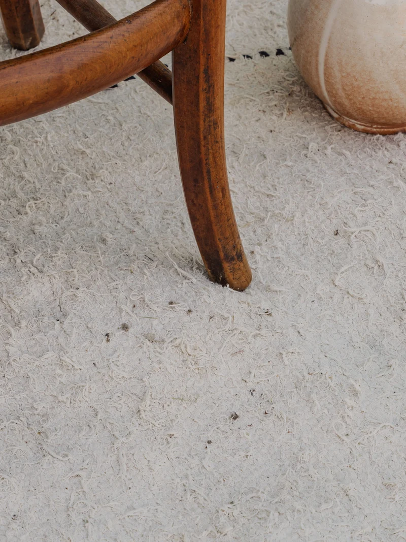 Claude, la paire de chaises en bois N°1503