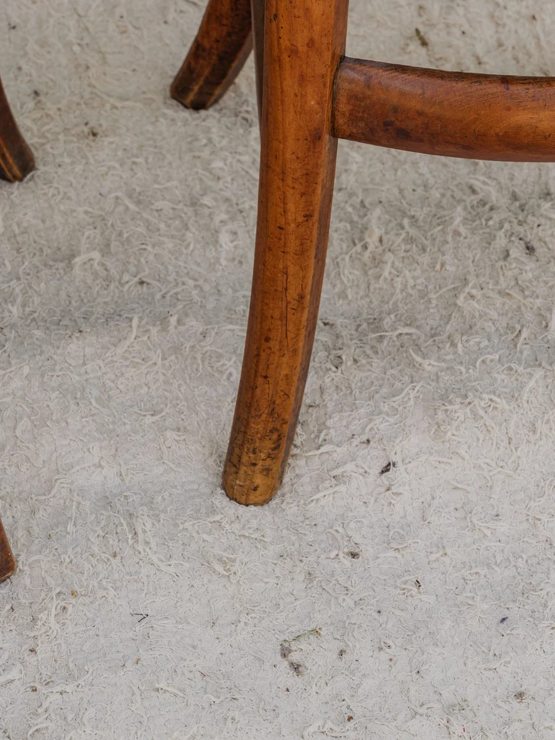 Claude, la paire de chaises en bois N°1503