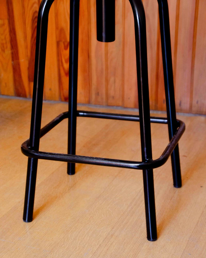 Axel, le tabouret style industriel en bois et métal N°717