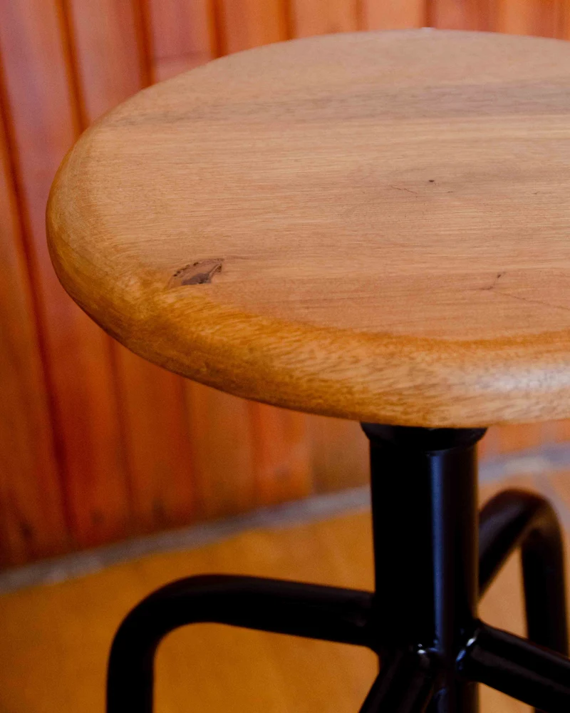 Axel, le tabouret style industriel en bois et métal N°717
