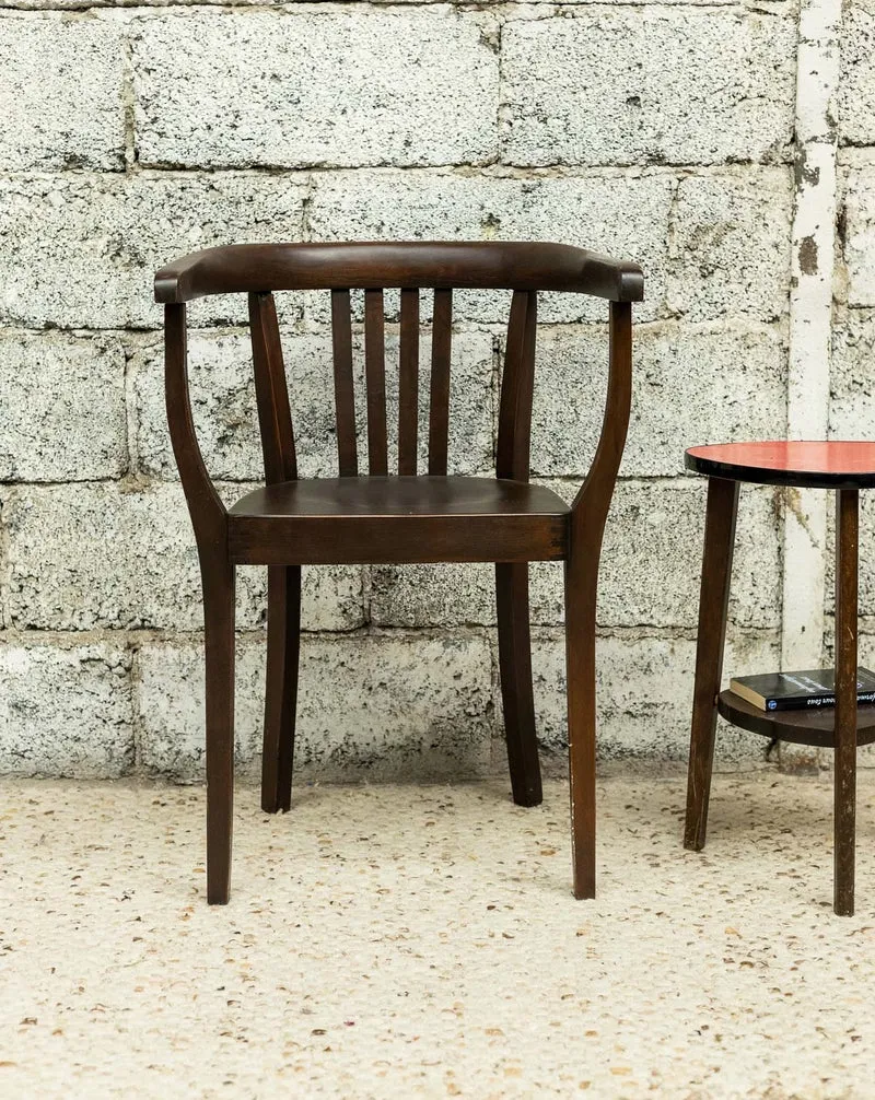 Ernest, l'élégant fauteuil en bois N°1527