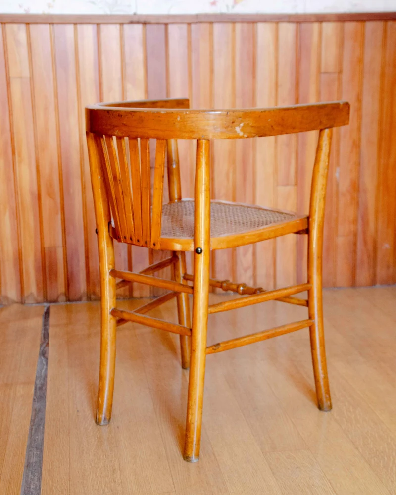 Ernest, le fauteuil en bois et cannage N°1498