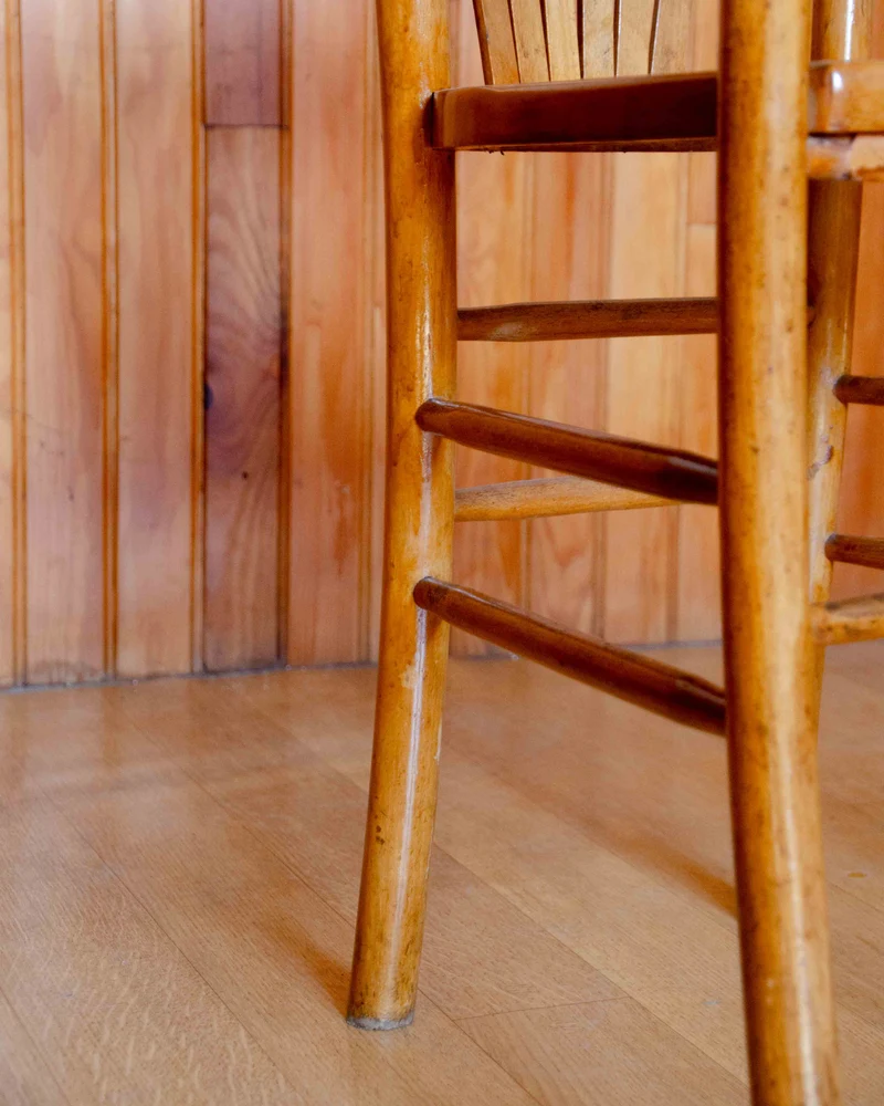 Ernest, le fauteuil en bois et cannage N°1498