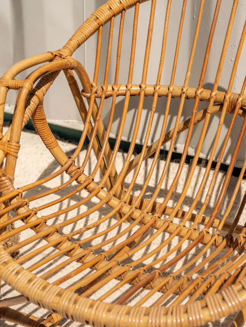 Ernest, le fauteuil corbeille en rotin N°1518