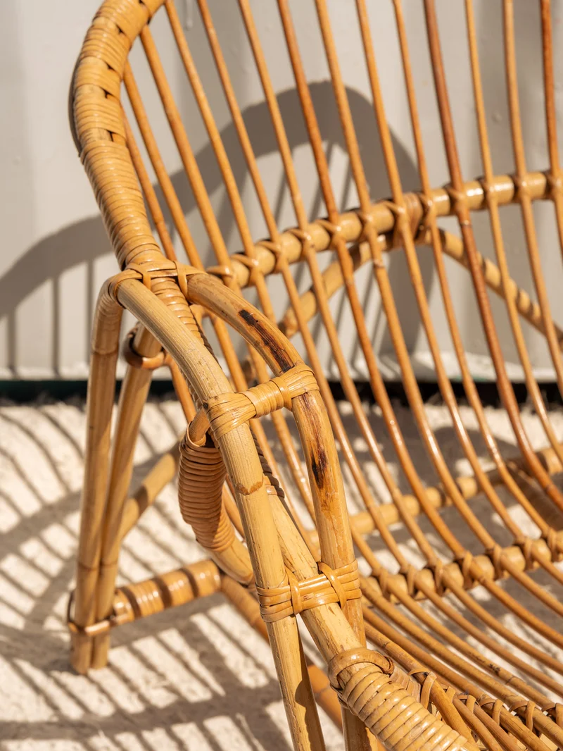 Ernest, le fauteuil corbeille en rotin N°1518