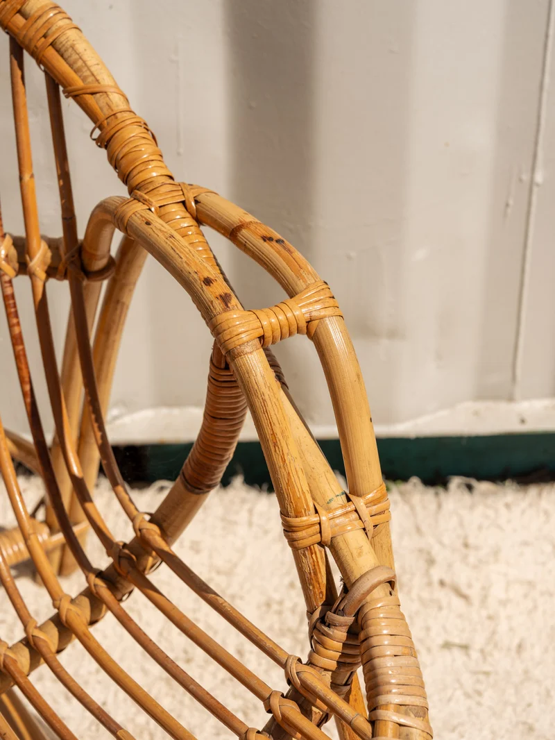 Ernest, le fauteuil corbeille en rotin N°1518