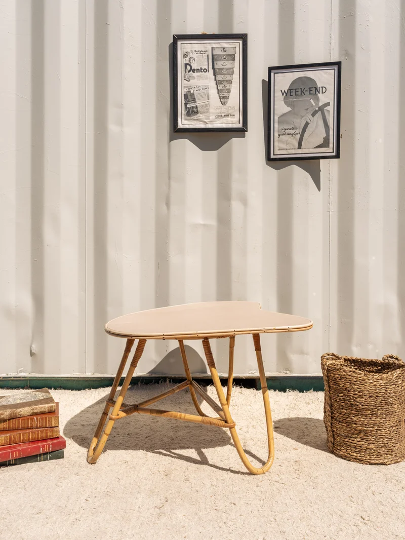 Francine, la table d'appoint en rotin N°1452