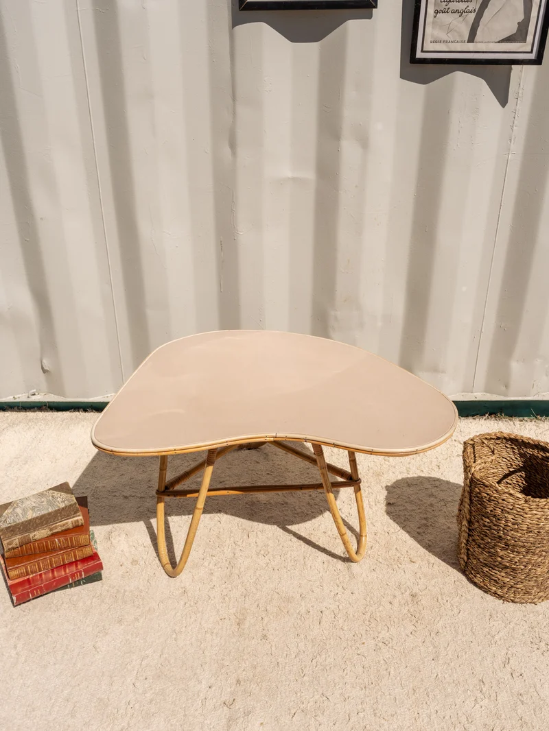 Francine, la table d'appoint en rotin N°1452