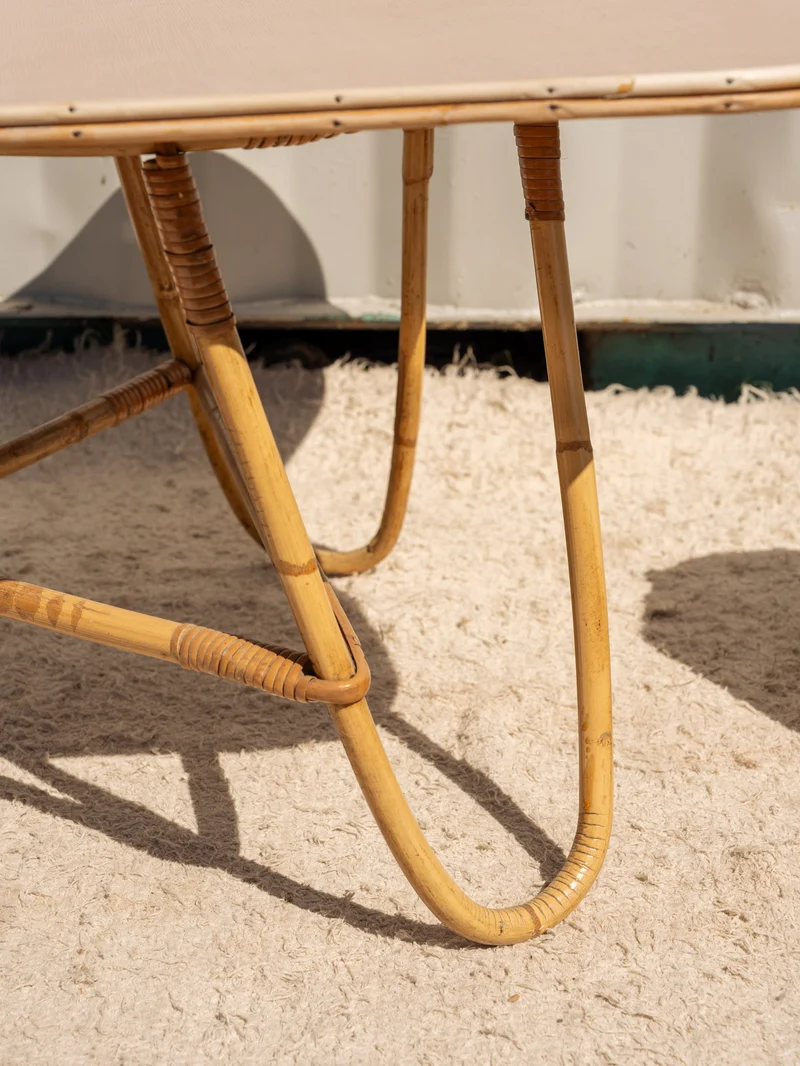 Francine, la table d'appoint en rotin N°1452