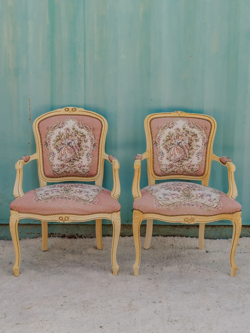 Ernest, le lot de 4 fauteuils en bois beige et tissu rose N°1538