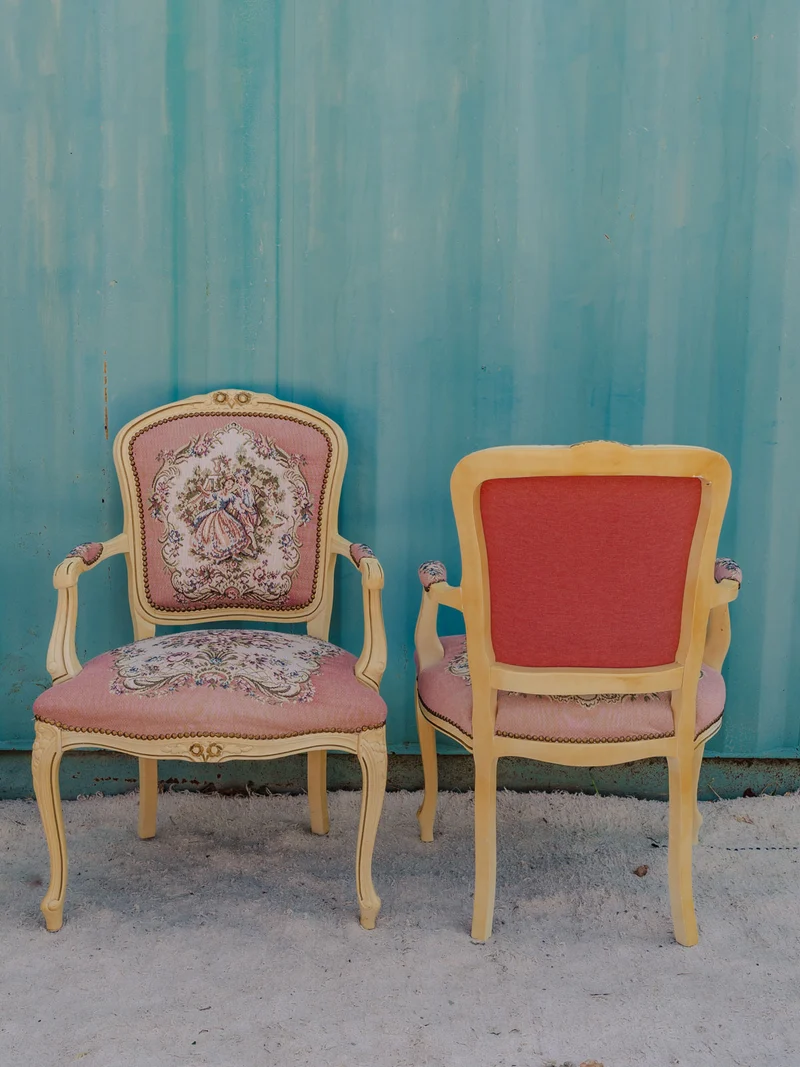 Ernest, le lot de 4 fauteuils en bois beige et tissu rose N°1538