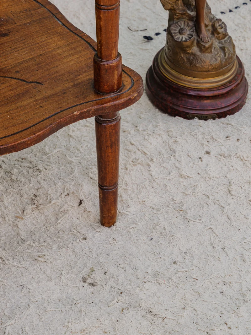 Francine, la table d'appoint en bois N°1469