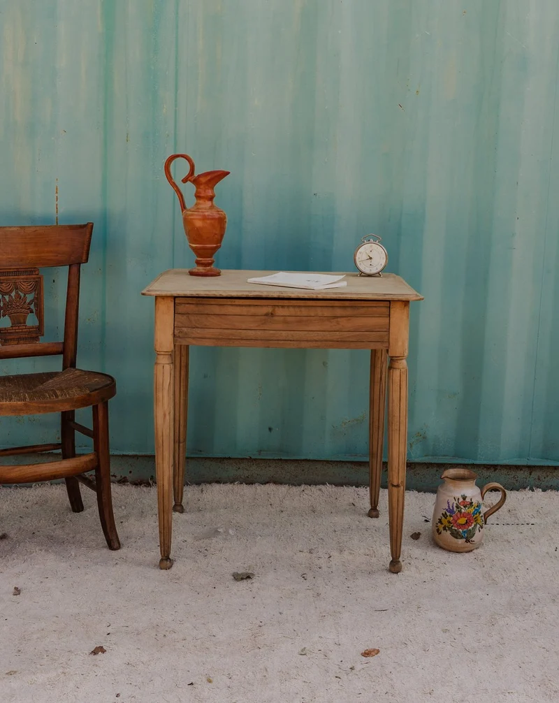 Francine, la table d'appoint en bois N°1474