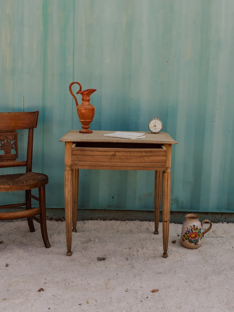 Francine, la table d'appoint en bois N°1474