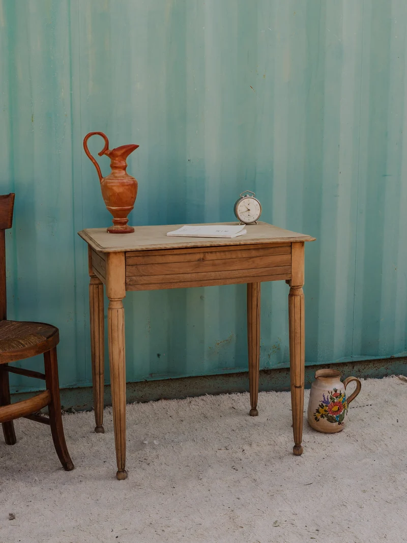 Francine, la table d'appoint en bois N°1474