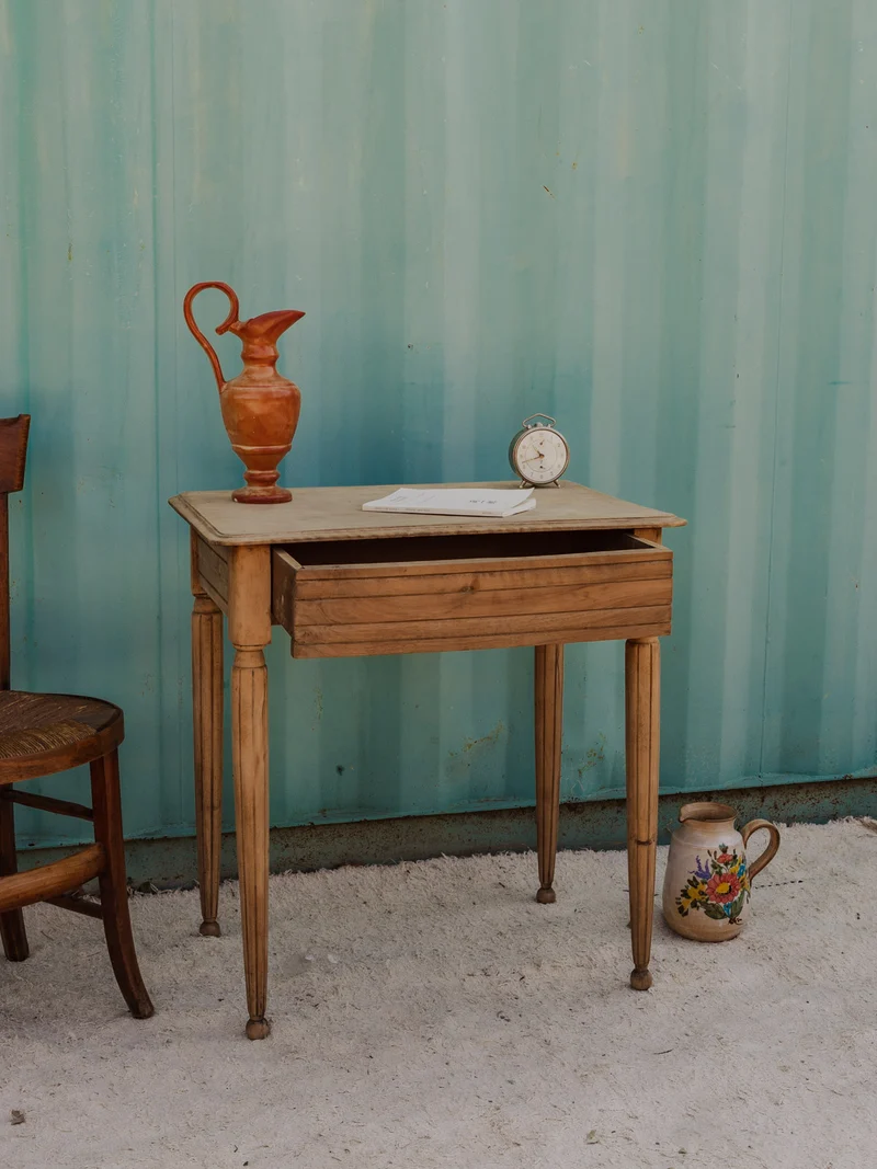 Francine, la table d'appoint en bois N°1474