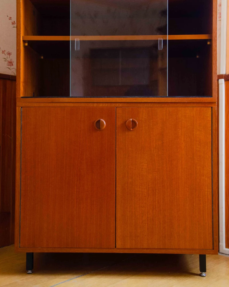 Madeleine, la bibliothèque vitrée en teck N°737