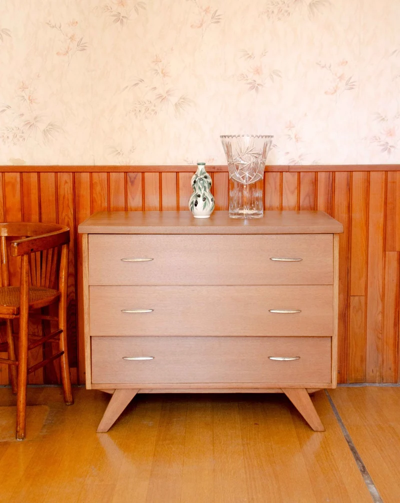 Olga, la commode en chêne et laiton N°701