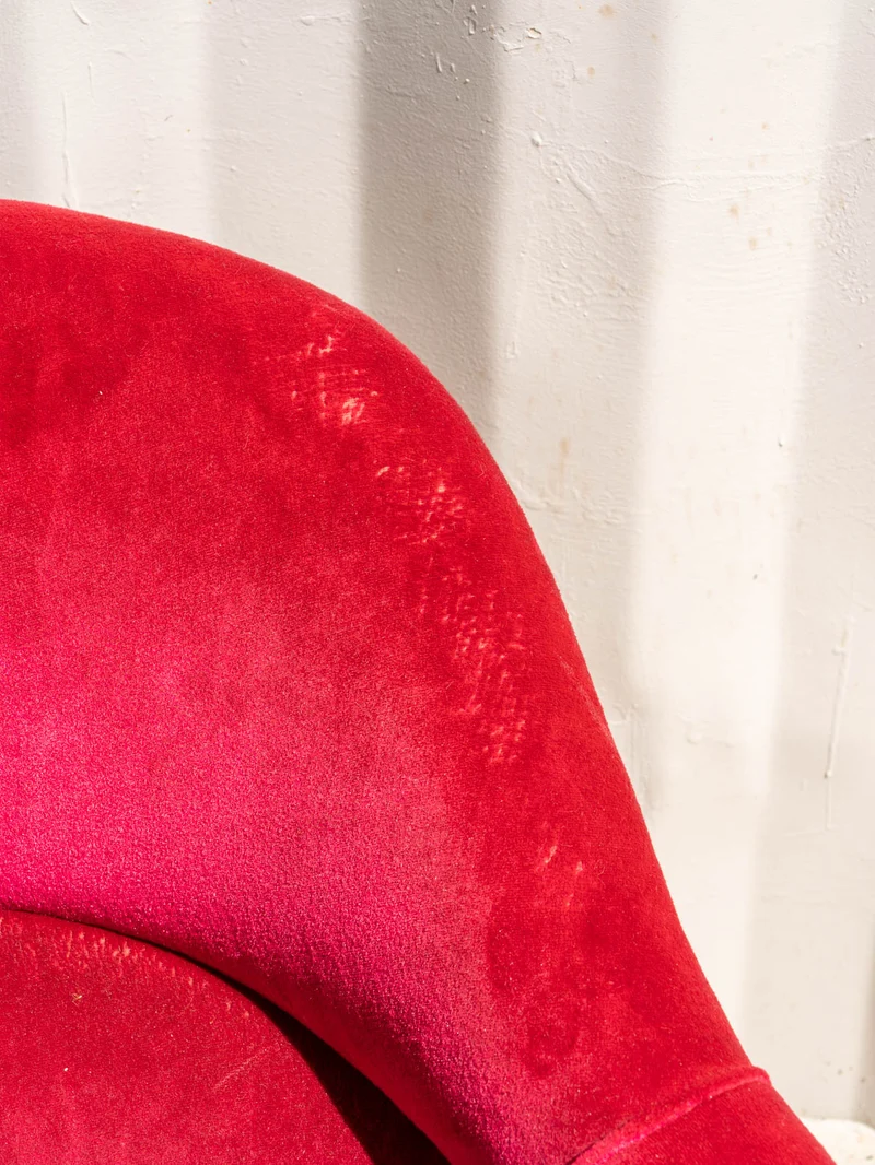 Ernest, le fauteuil en velours rose N°1517