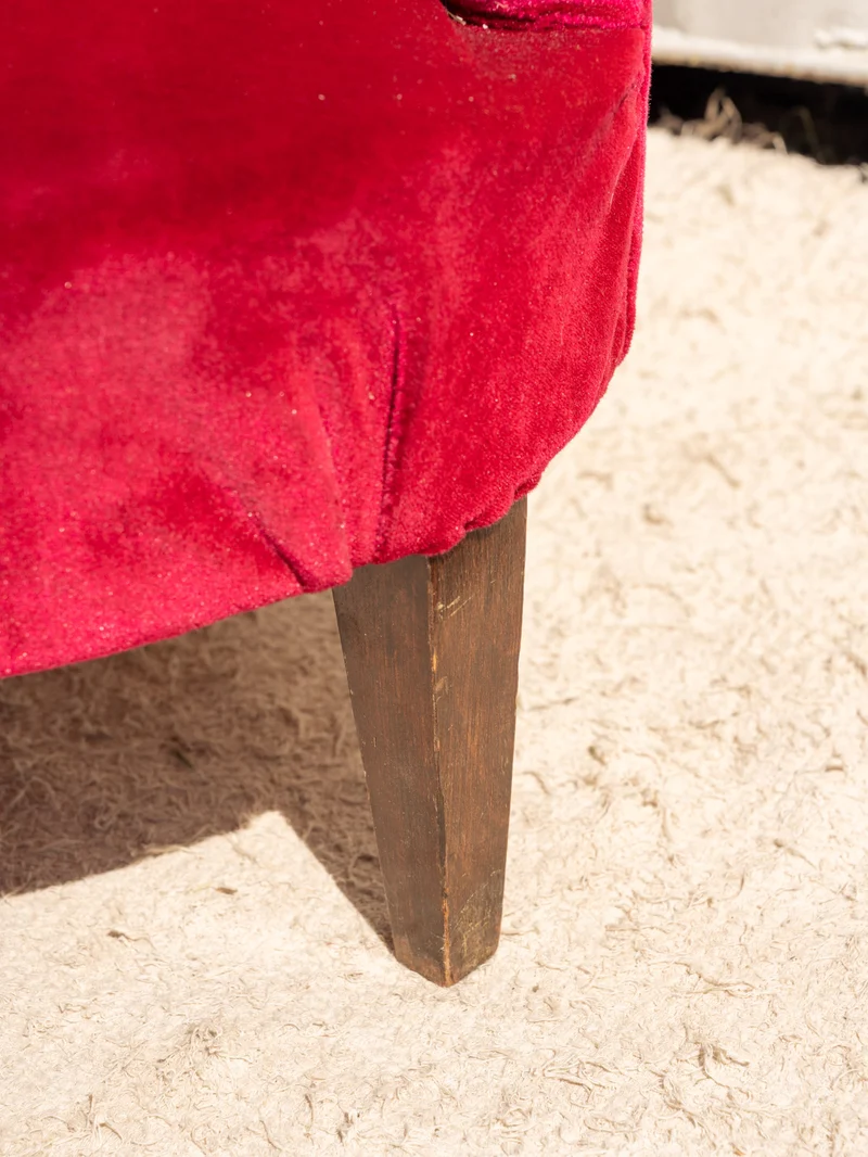Ernest, le fauteuil en velours rose N°1517