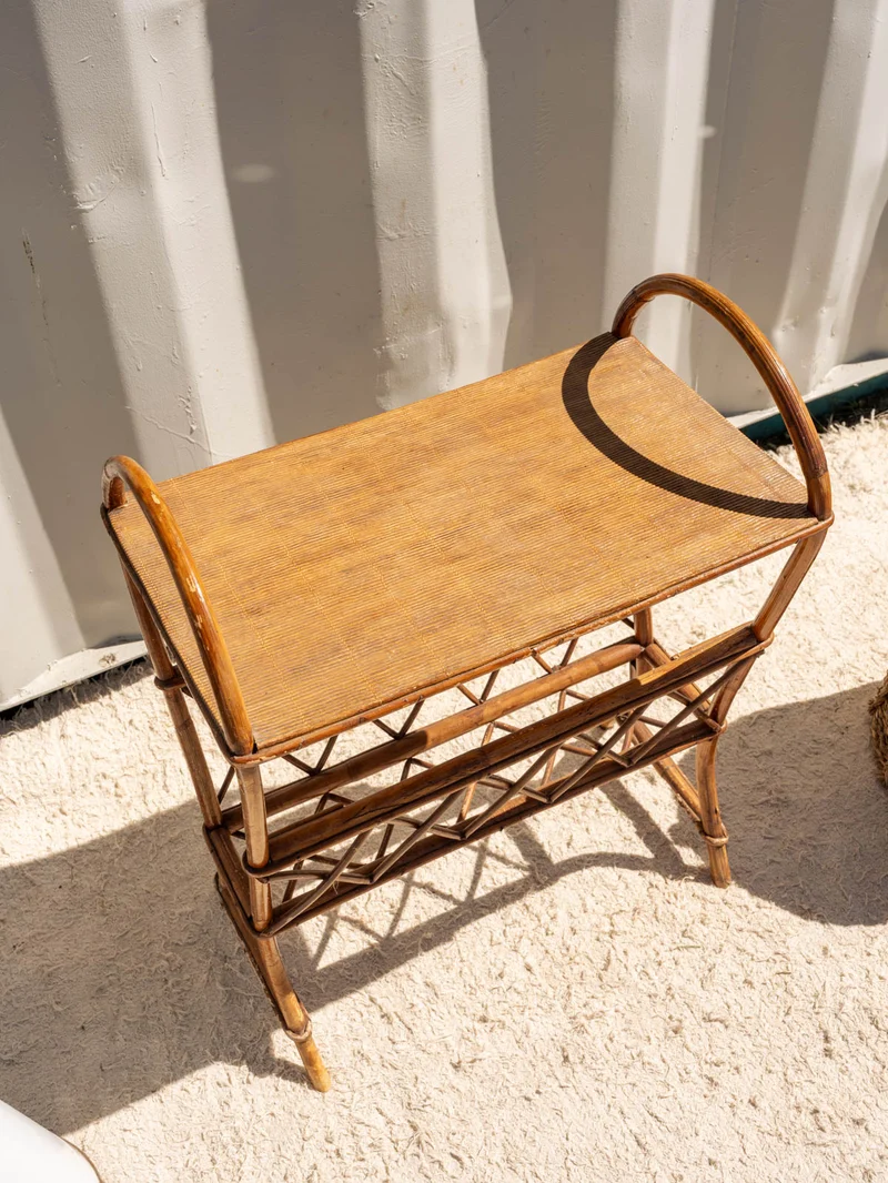 Francine, la table d'appoint en rotin N°1451