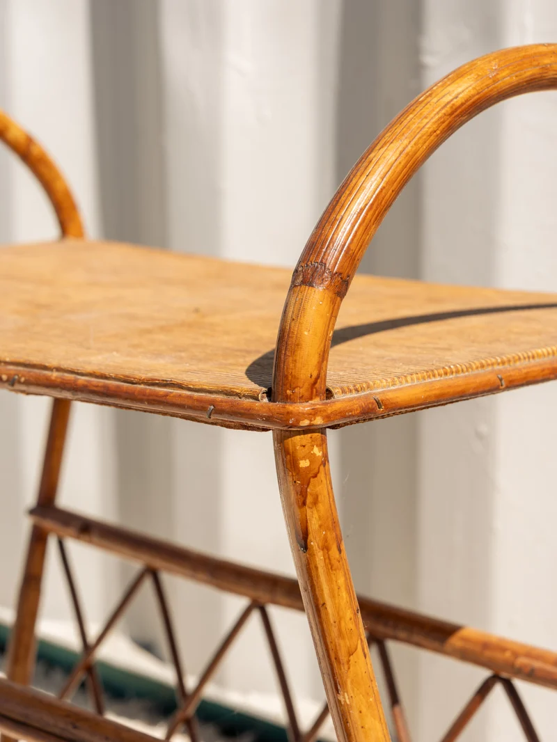 Francine, la table d'appoint en rotin N°1451