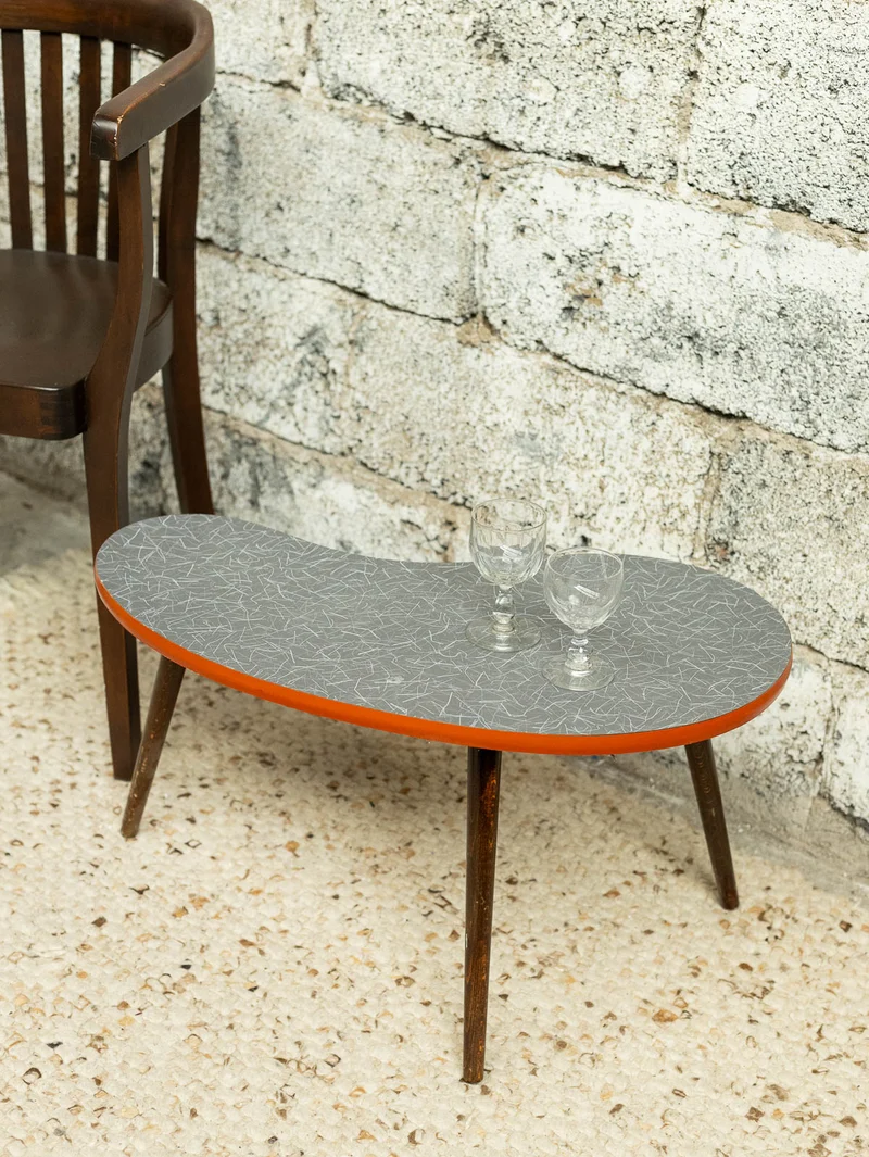 Hanna, la table d'appoint en forme de goutte N°1421