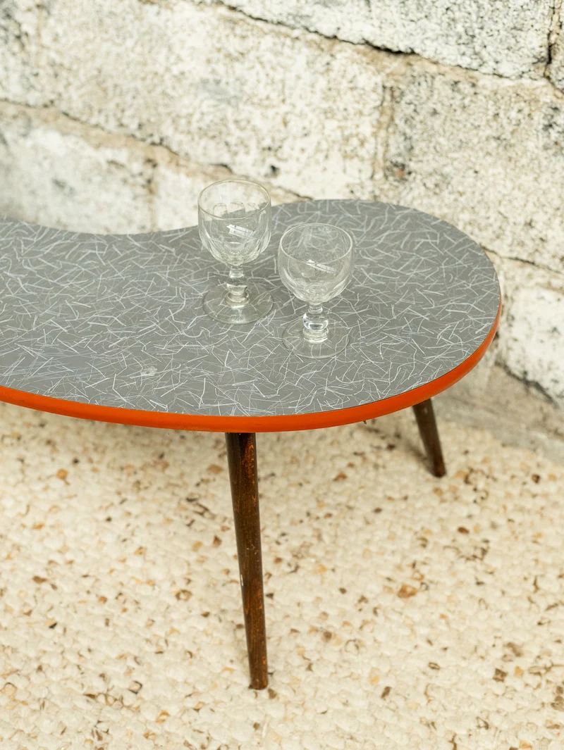 Hanna, la table d'appoint en forme de goutte N°1421