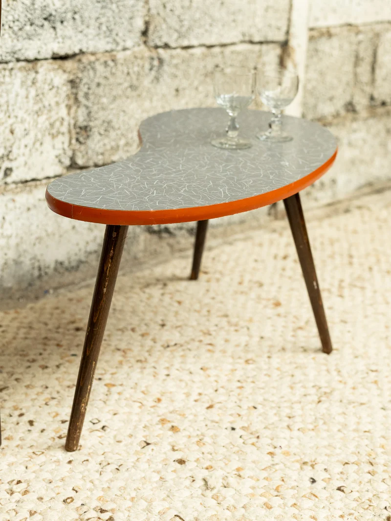 Hanna, la table d'appoint en forme de goutte N°1421