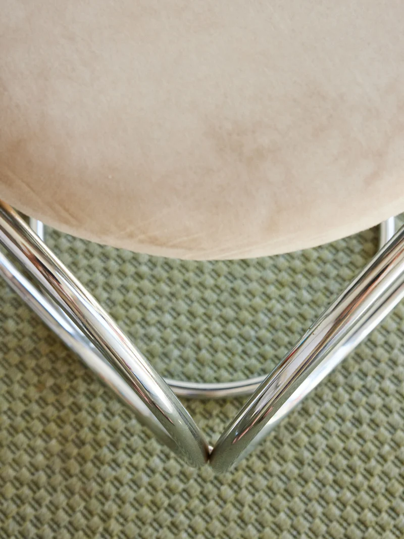 Axel, la paire de tabourets en chrome N°716