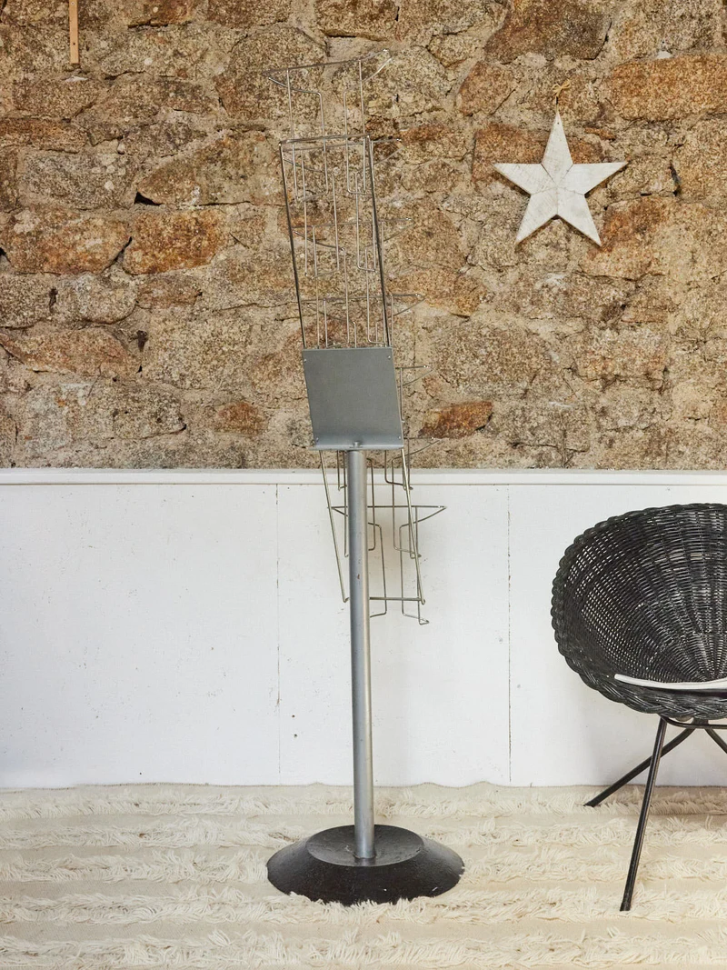 Marius, le porte-revues sur pied N°254