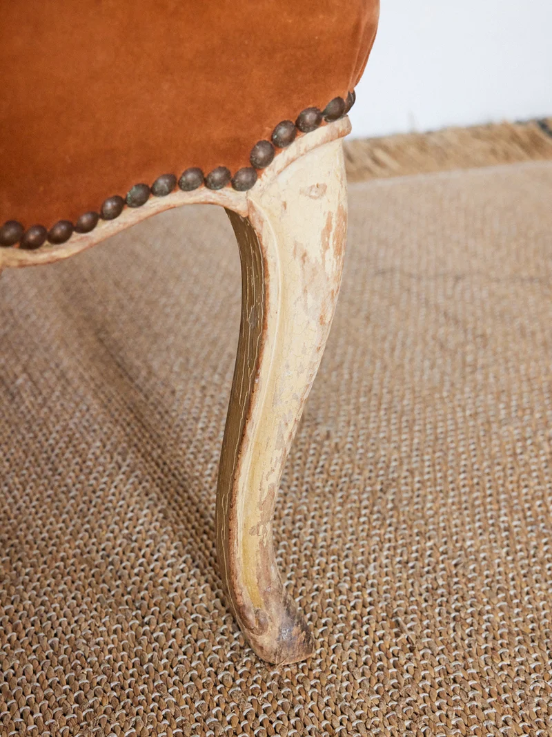 Ernest, le fauteuil voltaire en bois patiné N°821