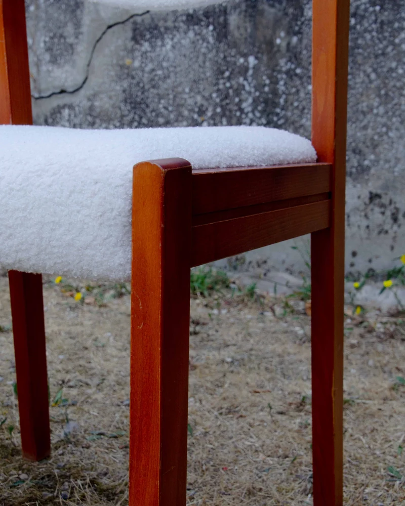Alma, le lot de 6 chaises en bois et tissu bouclette N°1763