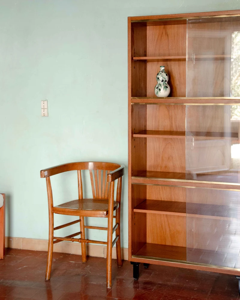 Madeleine, la bibliothèque vitrée en teck N°734