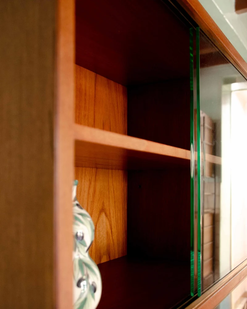 Madeleine, la bibliothèque vitrée en teck N°734